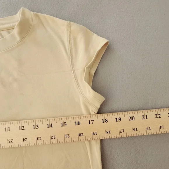 CHICOS The Ultimate Tee sz 1  Tan  Short Sleeve Round Neck Cotton Modal - Picture 7 of 7